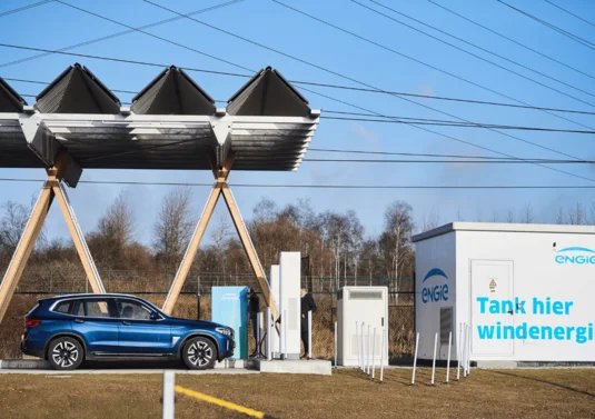 Des bornes de recharge à énergie éolienne plus accessibles en Belgique